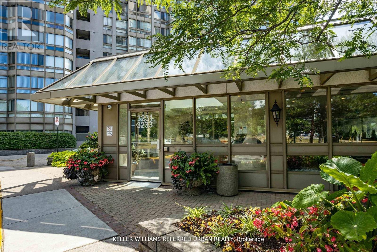 #1812 3233 EGLINTON AVENUE E - 4