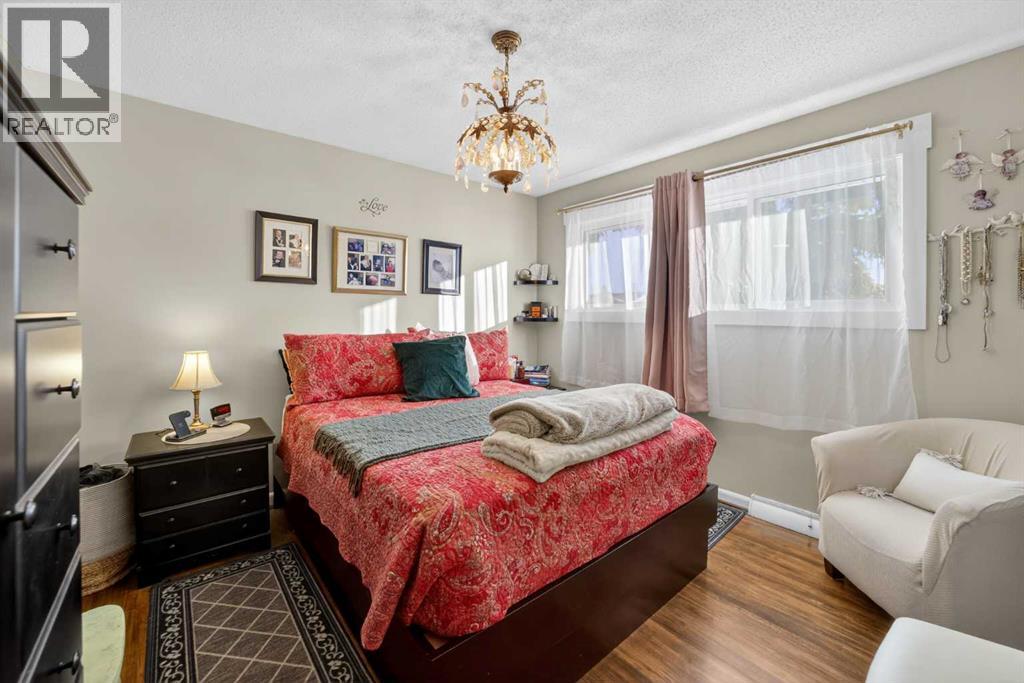 
          2110 16 Avenue
            <br/>
            <span>Didsbury</span>
            , 
            <span>AB</span>
             <span>T0M0W0</span>
         - Photo 9