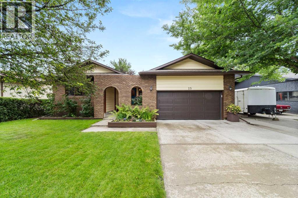 25 Westheights Drive - Main photo, Didsbury, Alberta