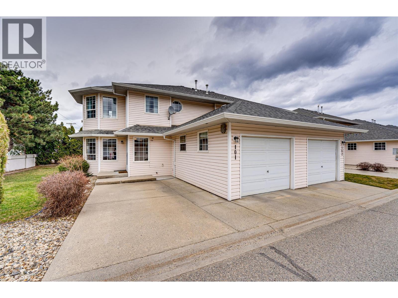 #101 870 10 Street SW - 1