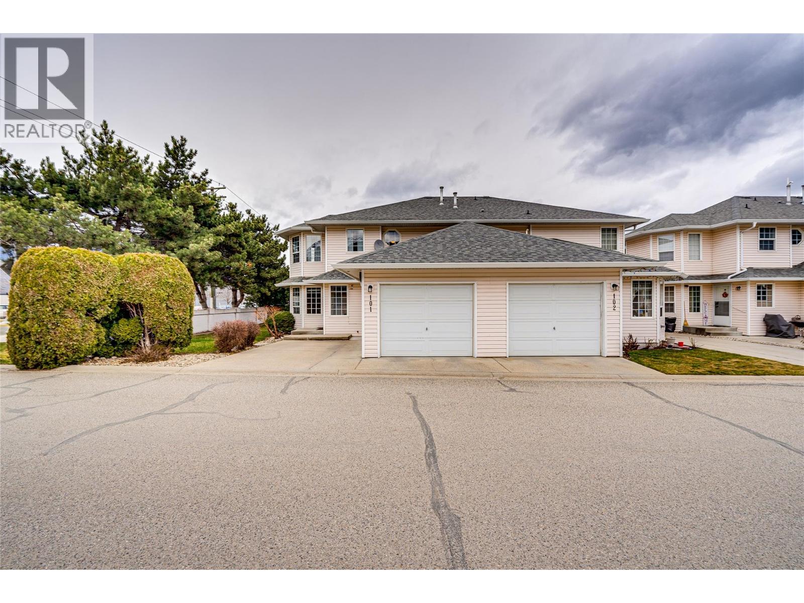 #101 870 10 Street SW - 2