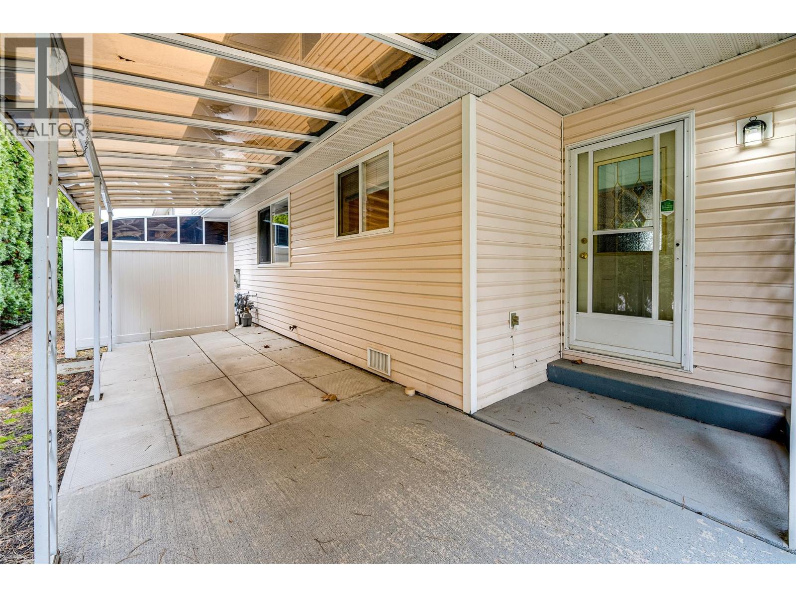 870 10 Street SW Unit# 101, Salmon Arm