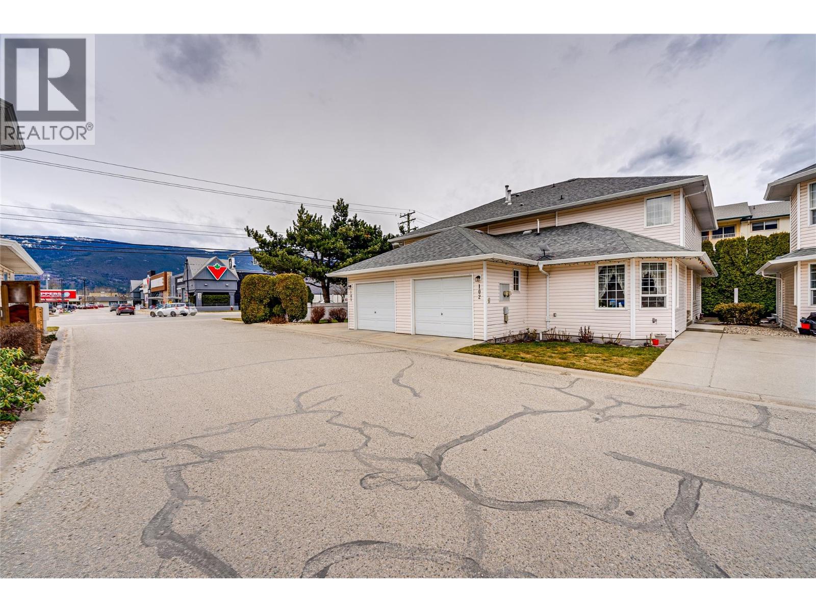 870 10 Street SW Unit# 101, Salmon Arm