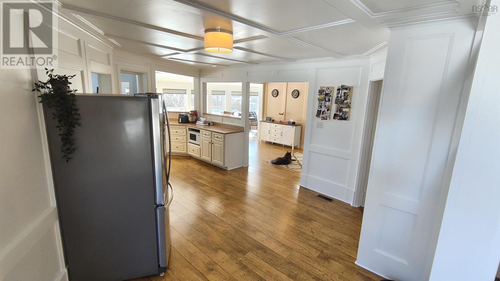 Property 8 of 40 of 7 Candy Lane