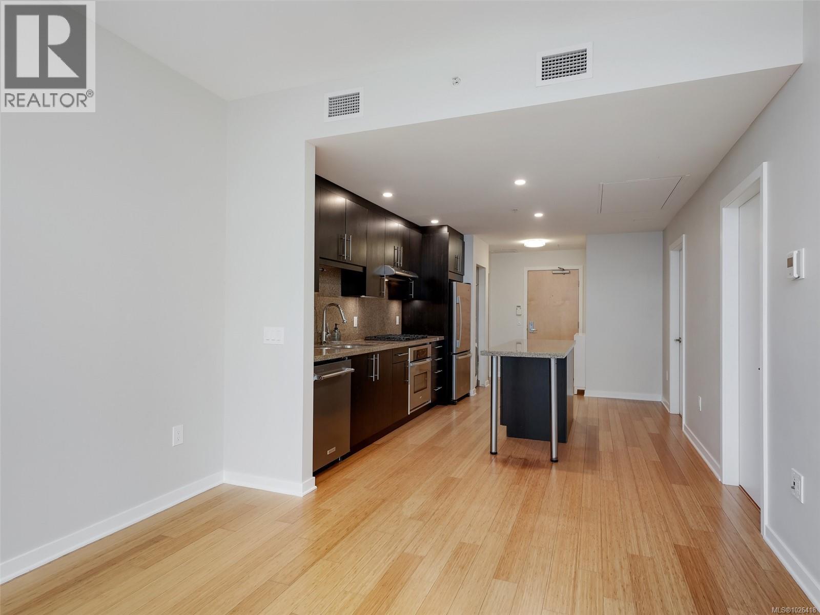 #705 373 TYEE RD - 9