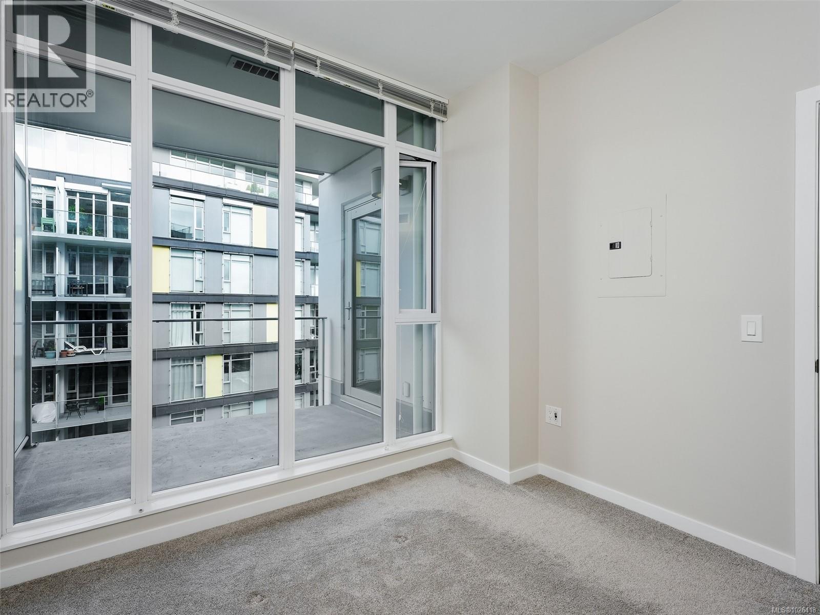 #705 373 TYEE RD - 21