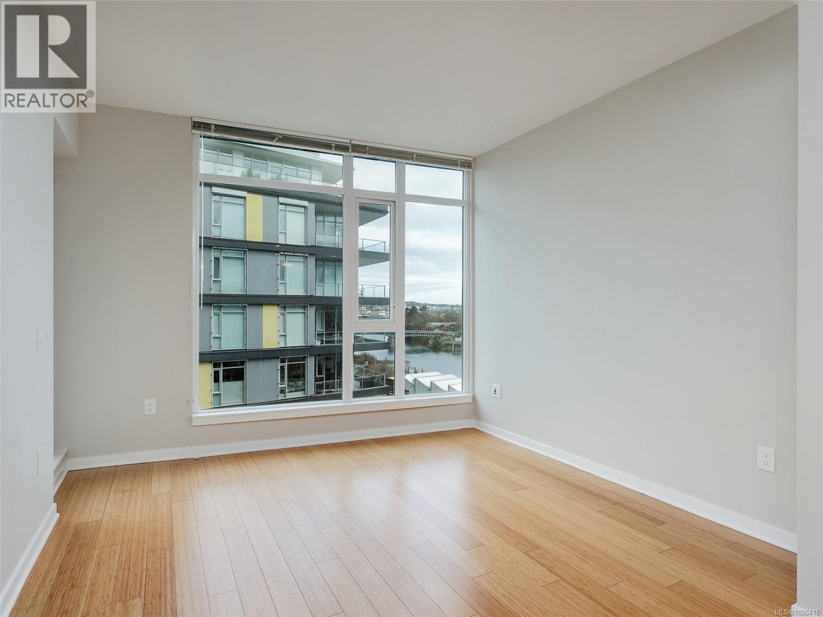 #705 373 TYEE RD - 6