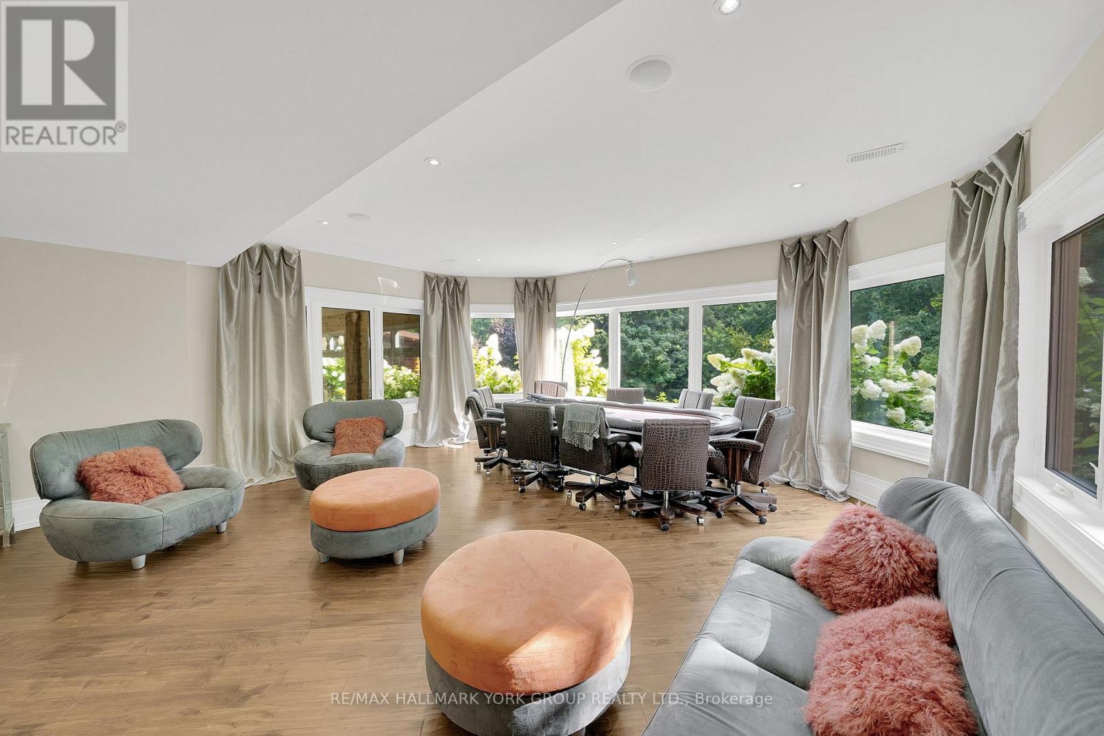 24 DEW DROP COURT - 27