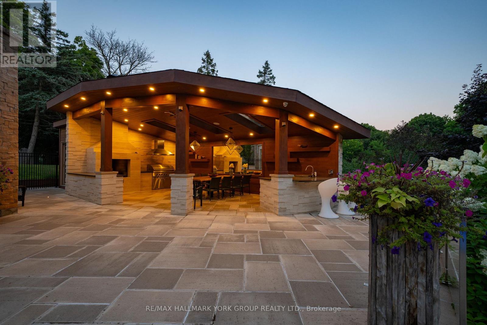 24 DEW DROP COURT - 31
