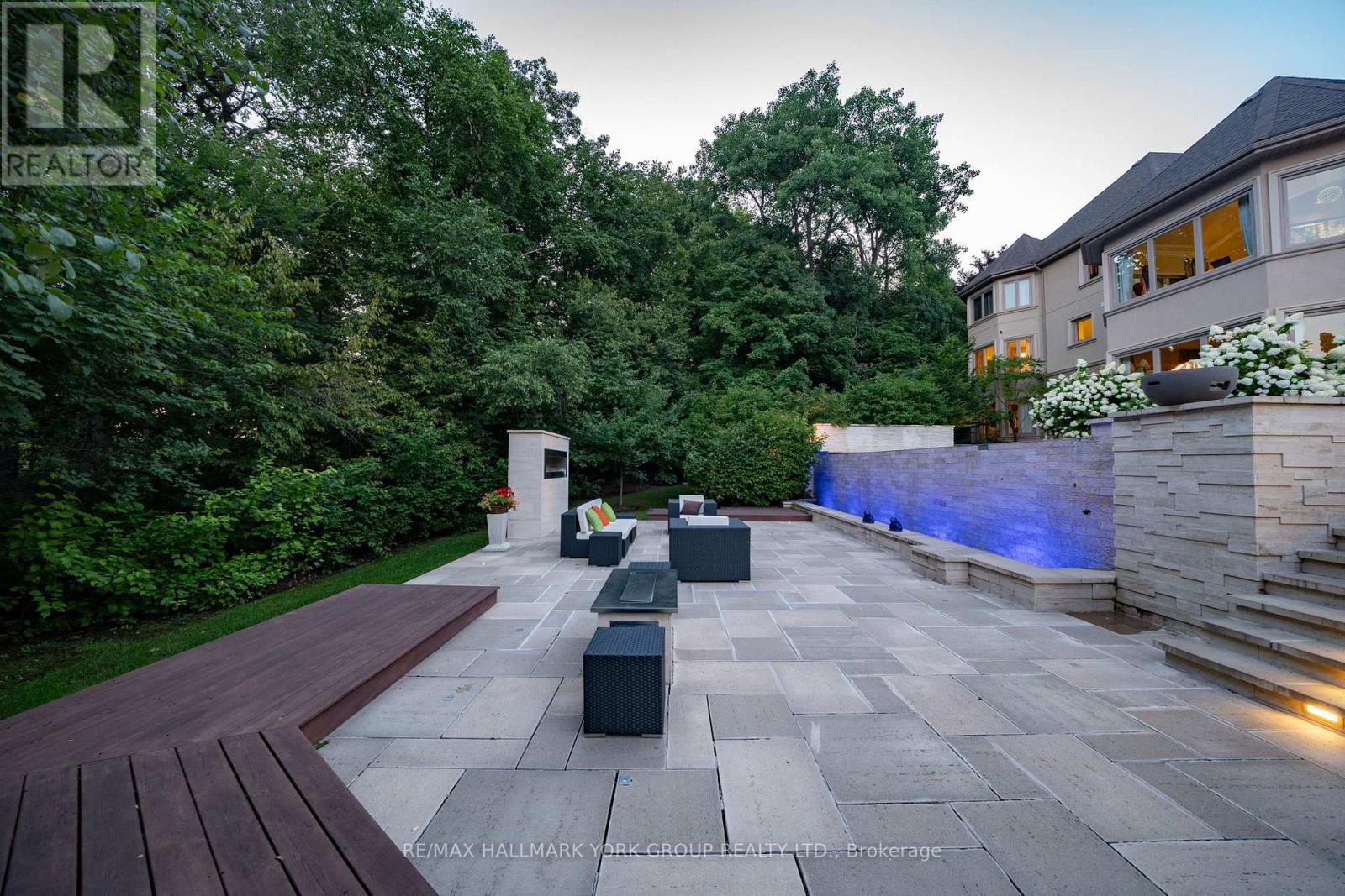 24 DEW DROP COURT - 33