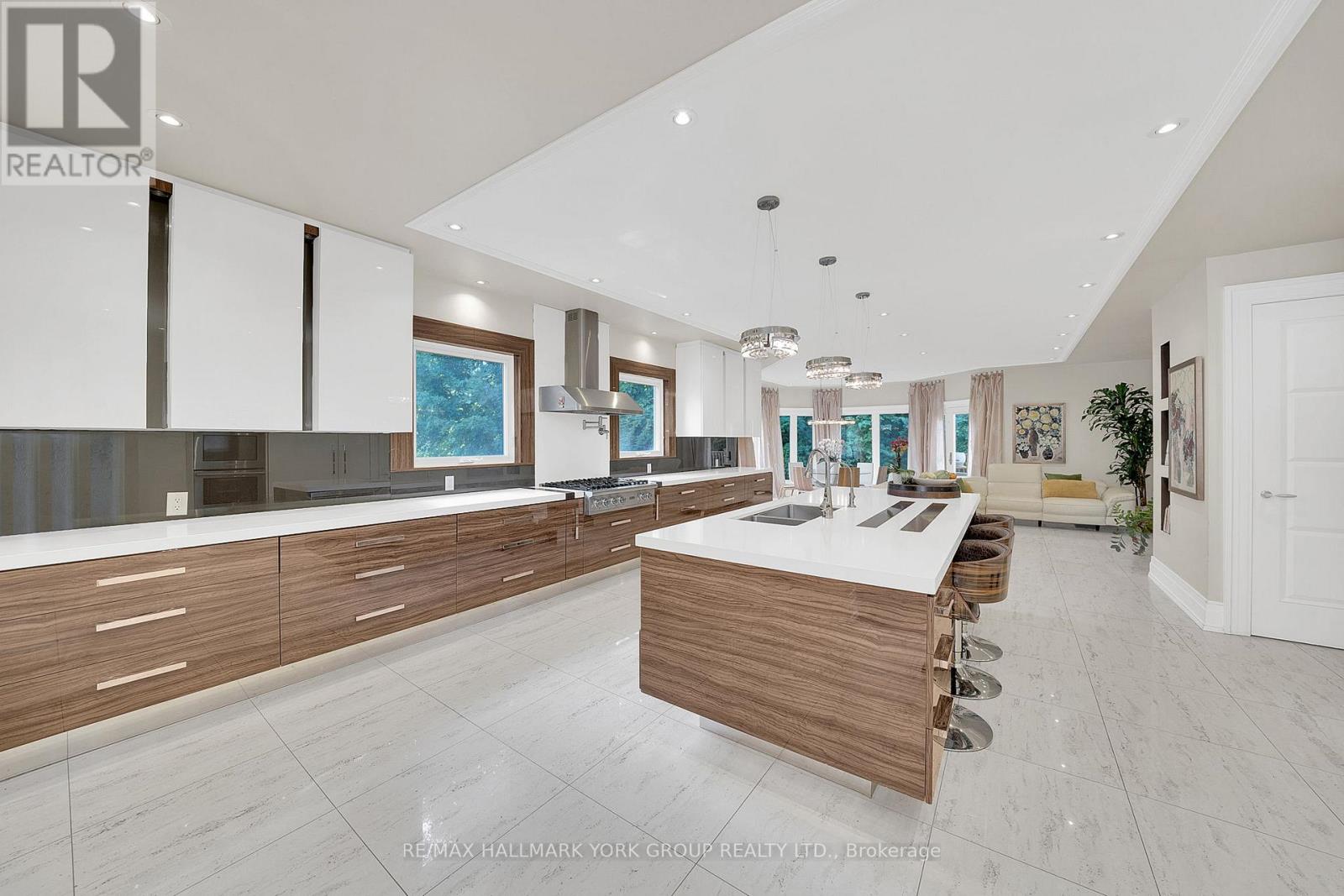 24 DEW DROP COURT - 8