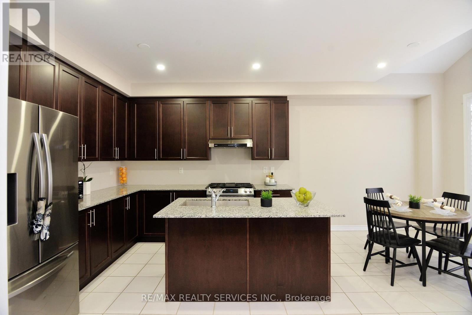 24 BACHELOR STREET - 14