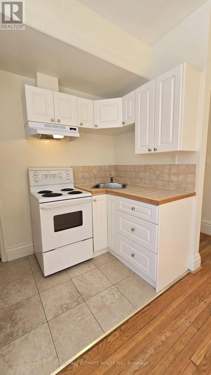 2 - 16 FOXBAR ROAD - Photo 3 of 6, Toronto (Yonge-St. Clair), Ontario