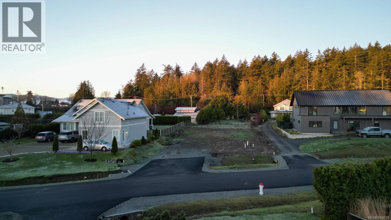  10724 Bayfield Road, North Saanich