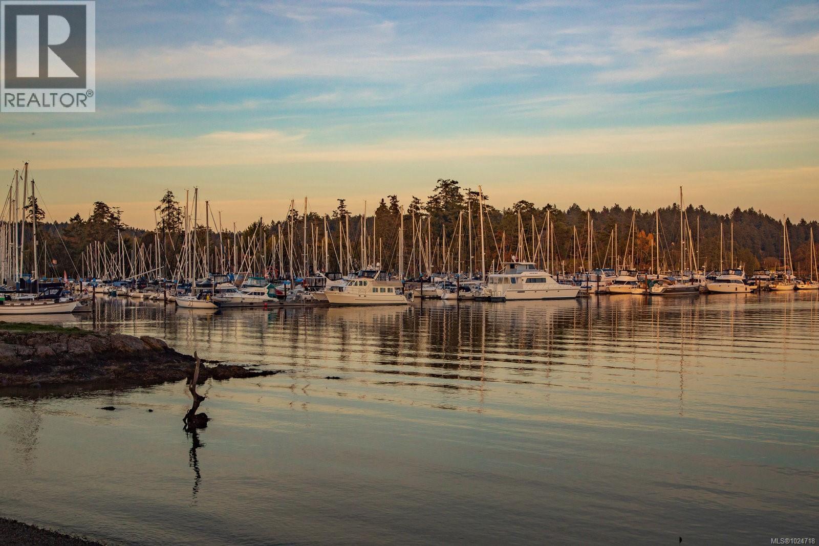  10724 Bayfield Road, North Saanich