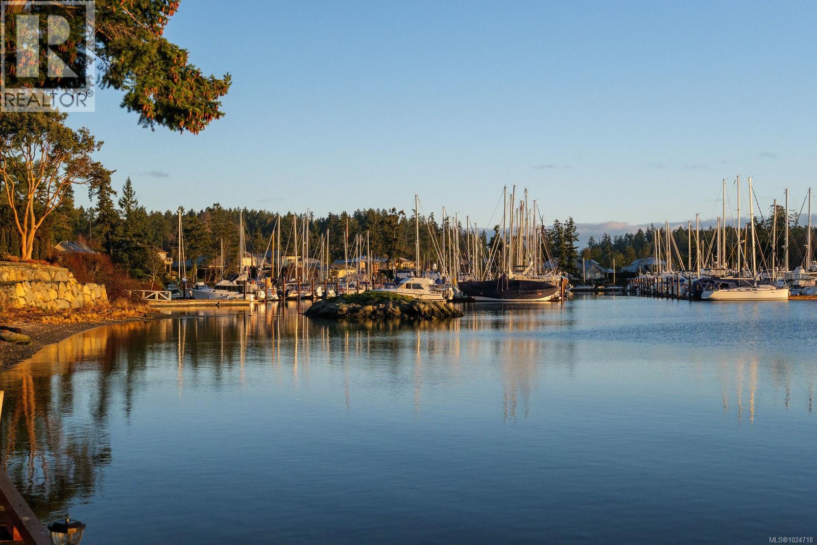  10724 Bayfield Road, North Saanich