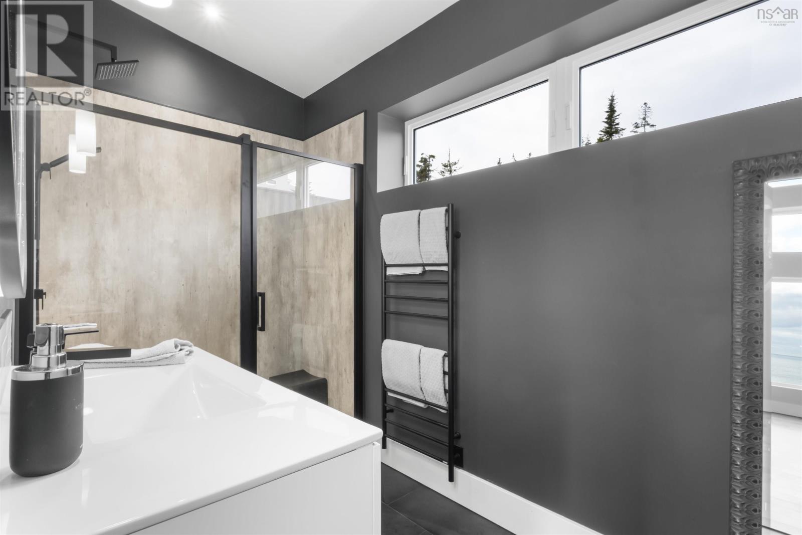 Property 22 of 51 of 200 Middle Road