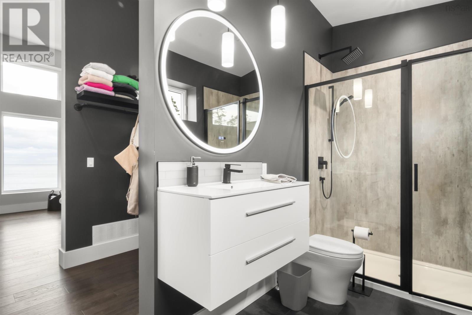 Property 21 of 51 of 200 Middle Road