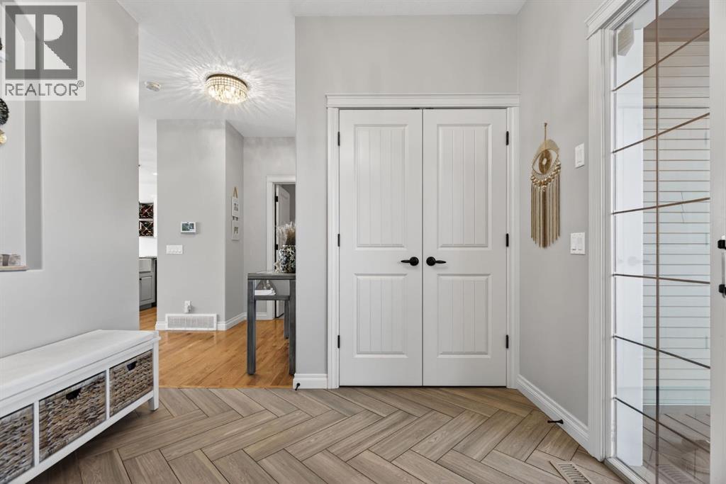 208 Cimarron Drive - Photo 4 of 49, Okotoks, Alberta