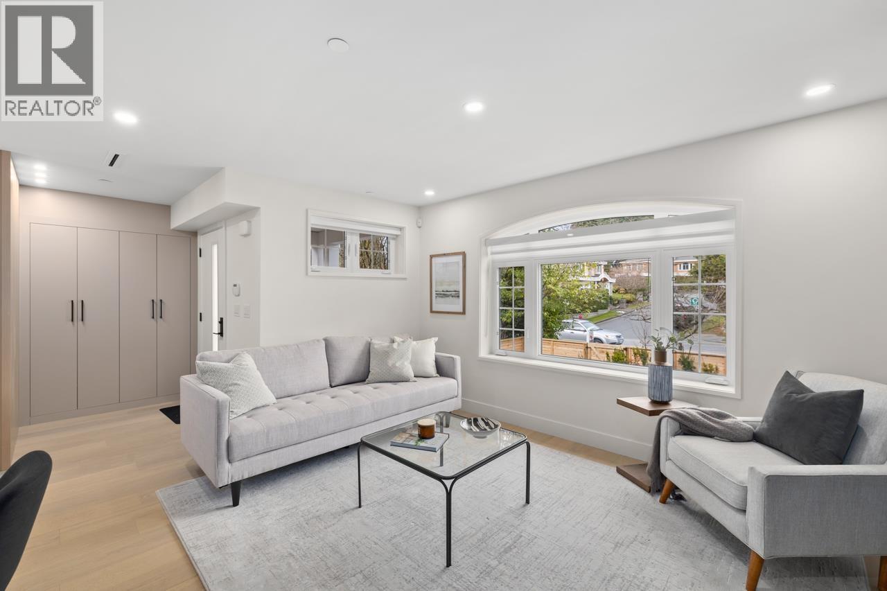 2438 W 49 AVENUE - Photo 4 of 35, Vancouver, British Columbia