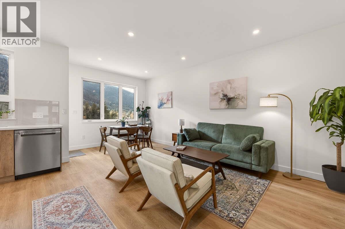 2224 Falls Street Unit# B, Nelson