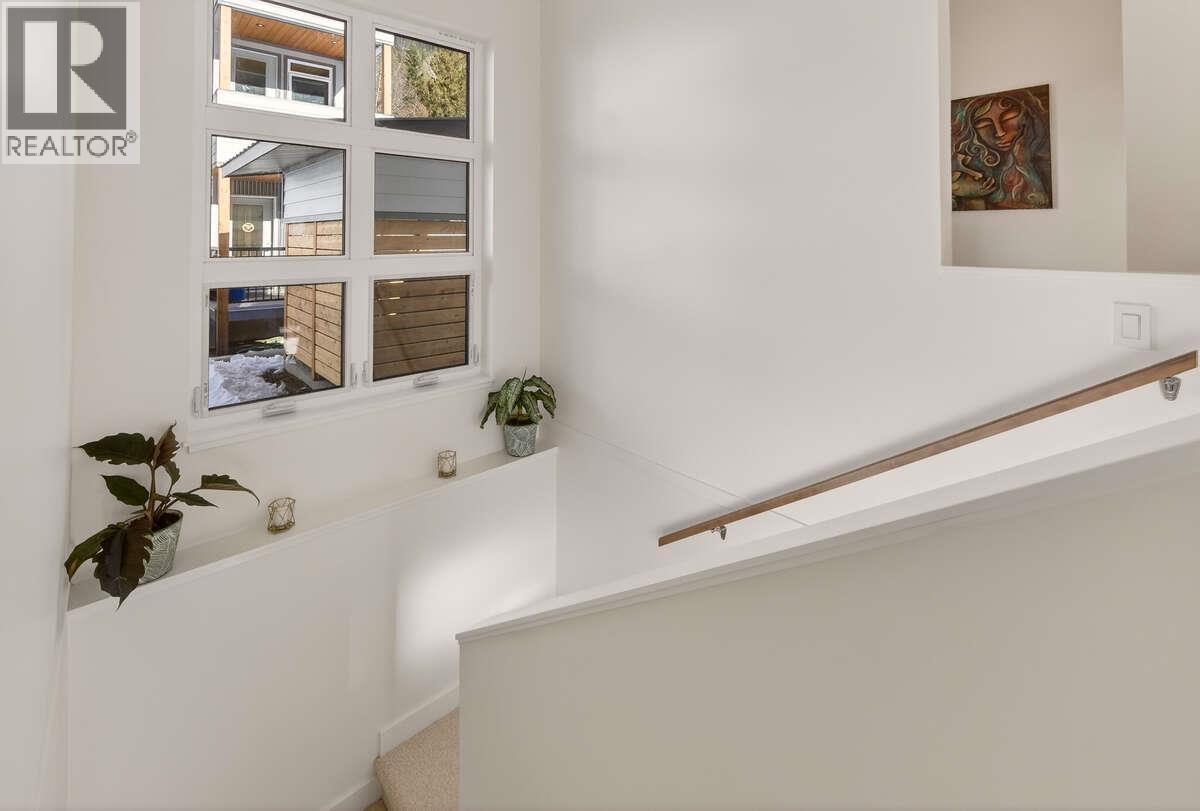 2224 Falls Street Unit# B, Nelson