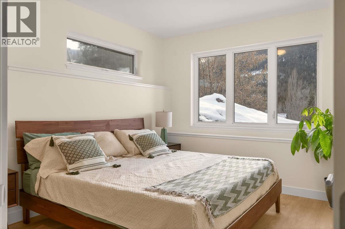 2224 Falls Street Unit# B, Nelson