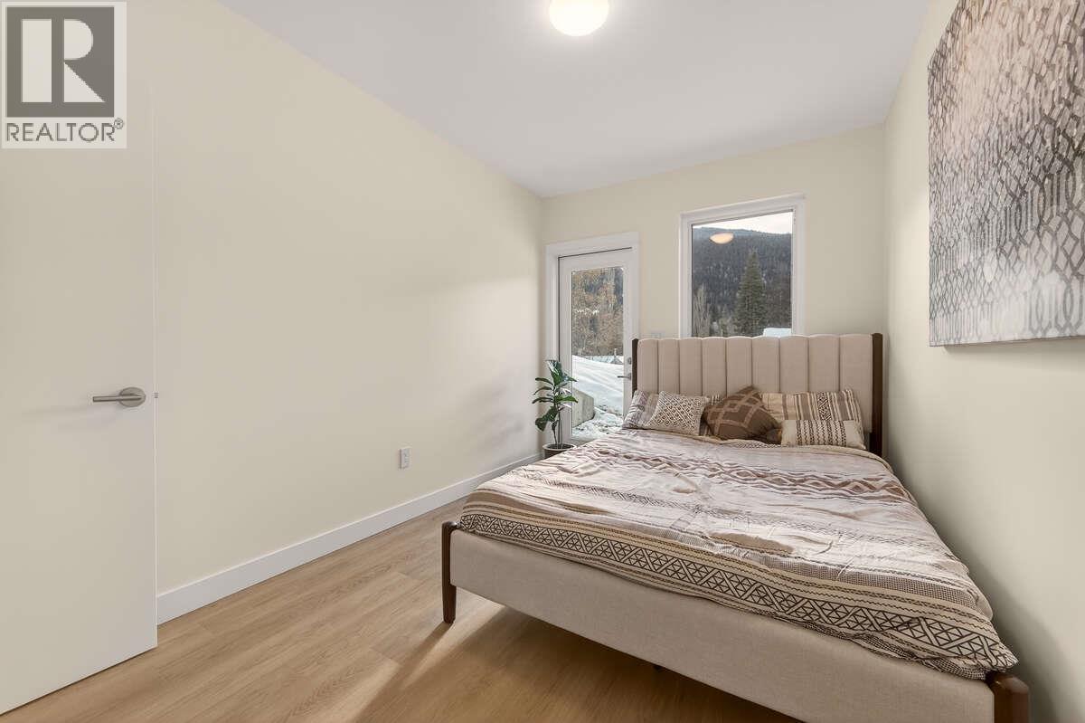 2224 Falls Street Unit# B, Nelson