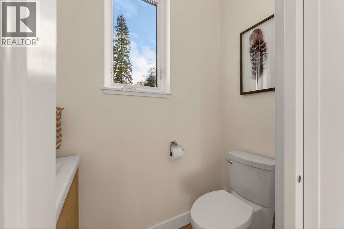 2224 Falls Street Unit# B, Nelson