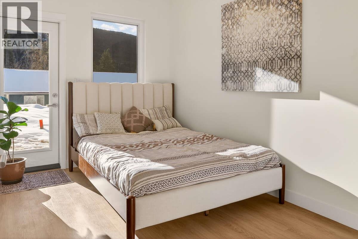 2224 Falls Street Unit# B, Nelson