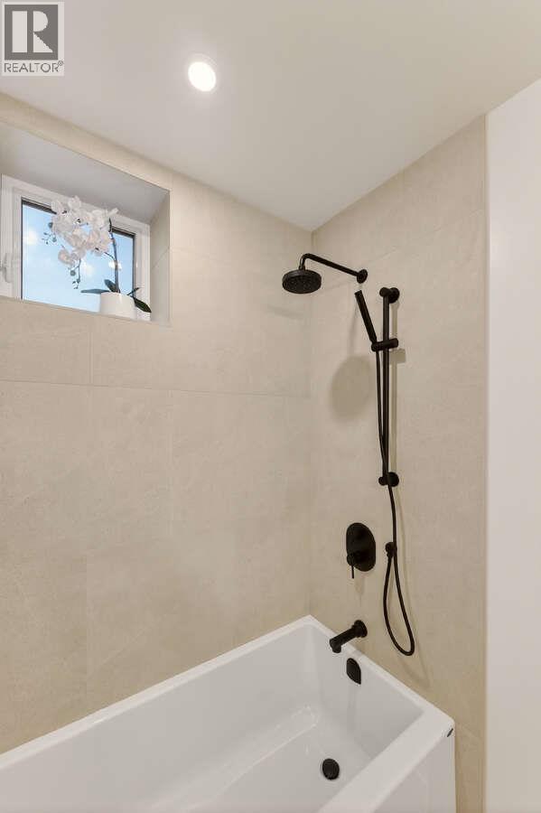 2224 Falls Street Unit# B, Nelson