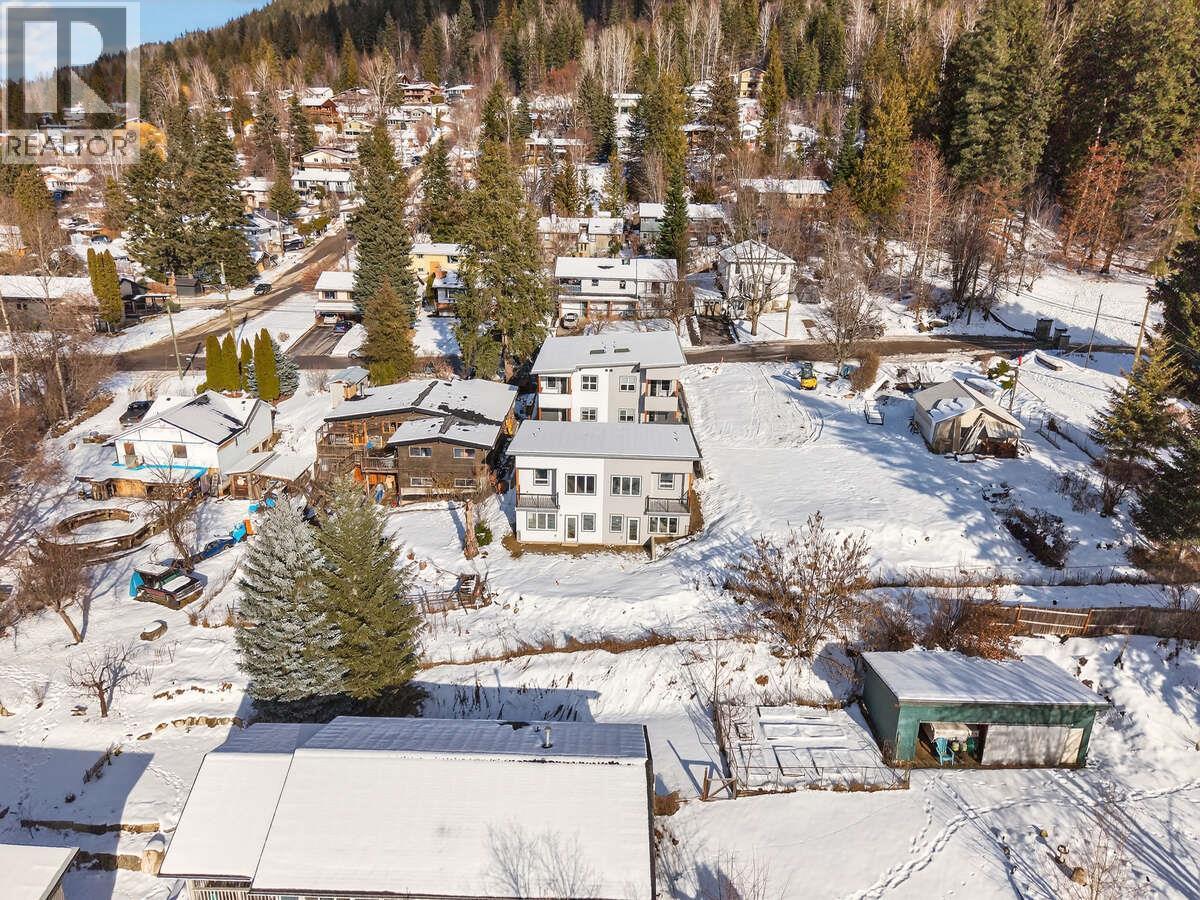 2224 Falls Street Unit# B, Nelson