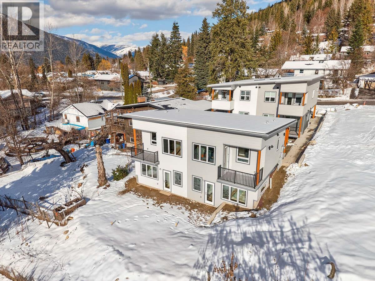 2224 Falls Street Unit# B, Nelson