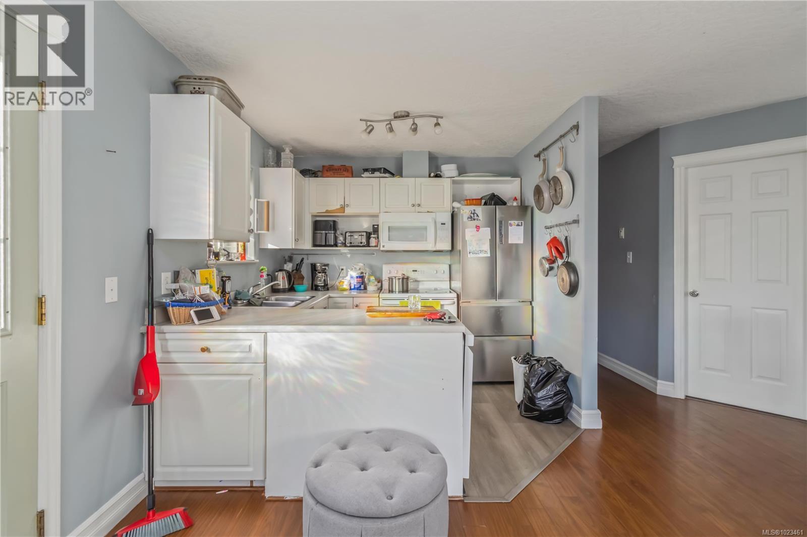 2562 Wentwich Rd - Photo 4 of 20, Langford, British Columbia