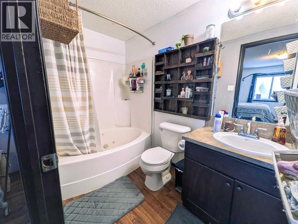 4523 51 Street - Photo 5 of 24, Rycroft, Alberta