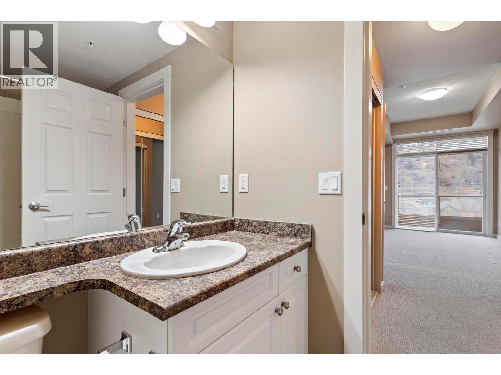 401 3550 Woodsdale Road, Lake Country