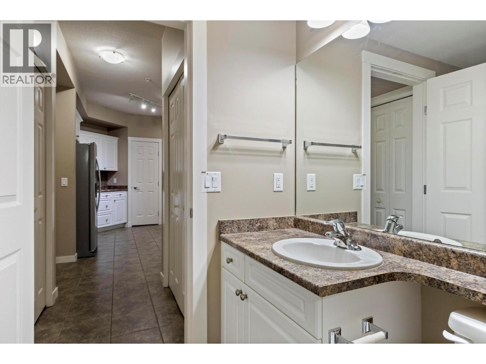 401 3550 Woodsdale Road, Lake Country