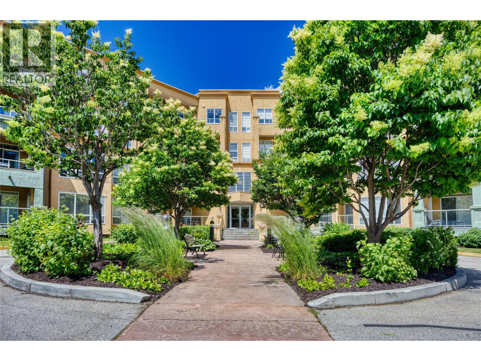 401 3550 Woodsdale Road, Lake Country