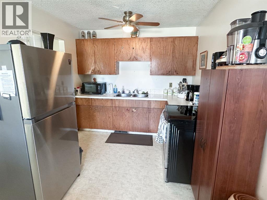 11702 94A Street - Photo 2 of 14, Grande Prairie, Alberta