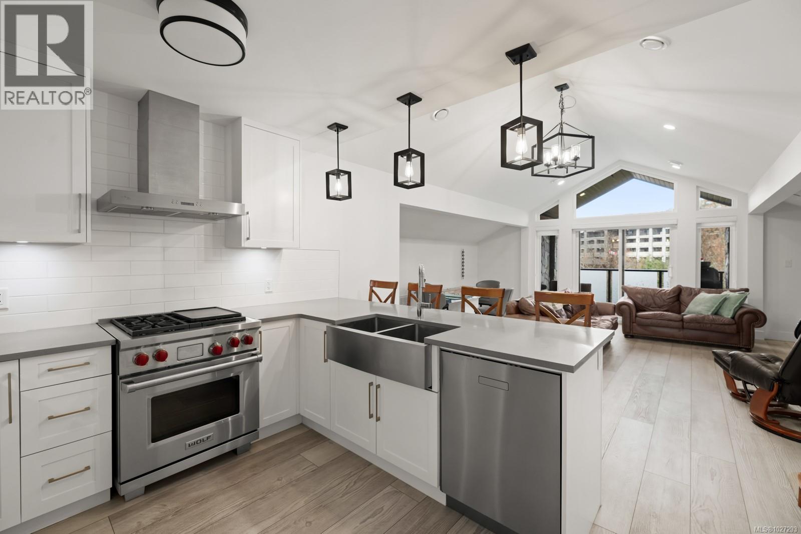 #201 2045 COUNTRY CLUB WAY - 9