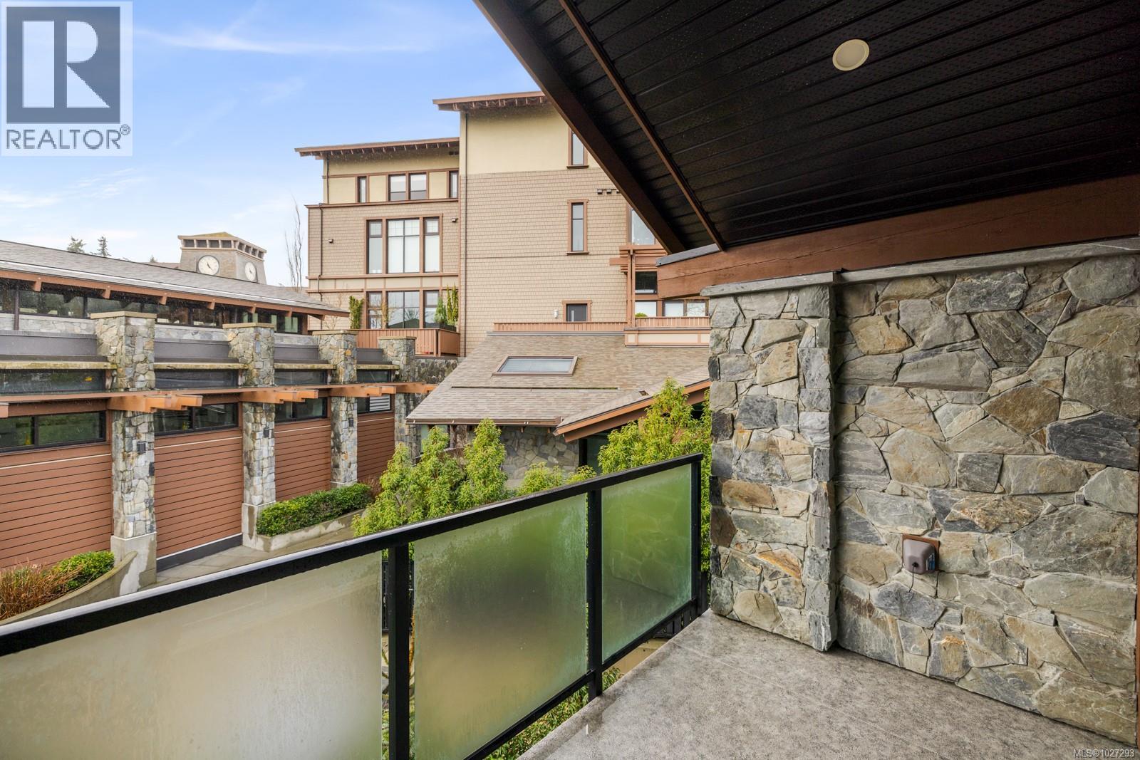 #201 2045 COUNTRY CLUB WAY - 17