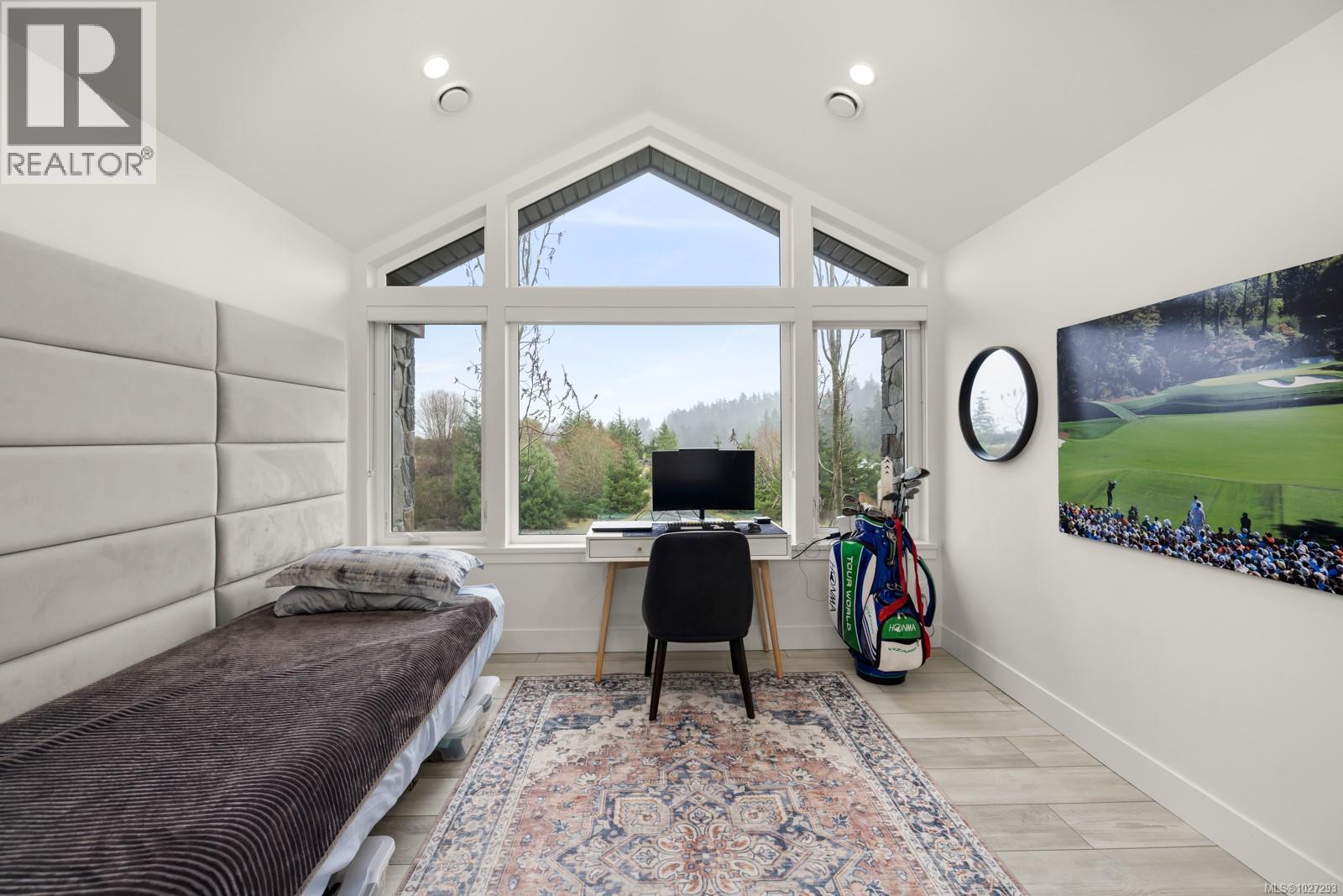 #201 2045 COUNTRY CLUB WAY - 24