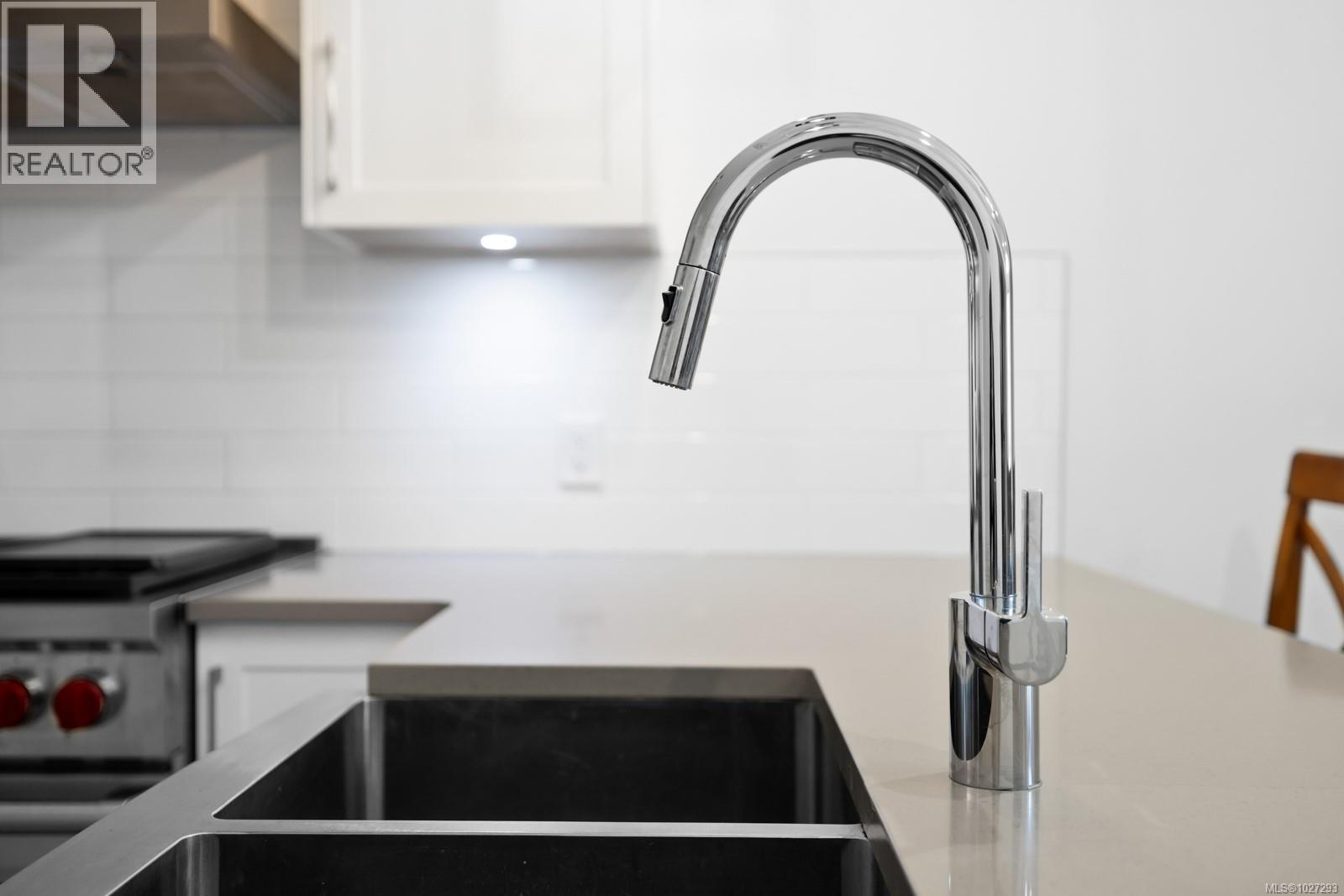 #201 2045 COUNTRY CLUB WAY - 7