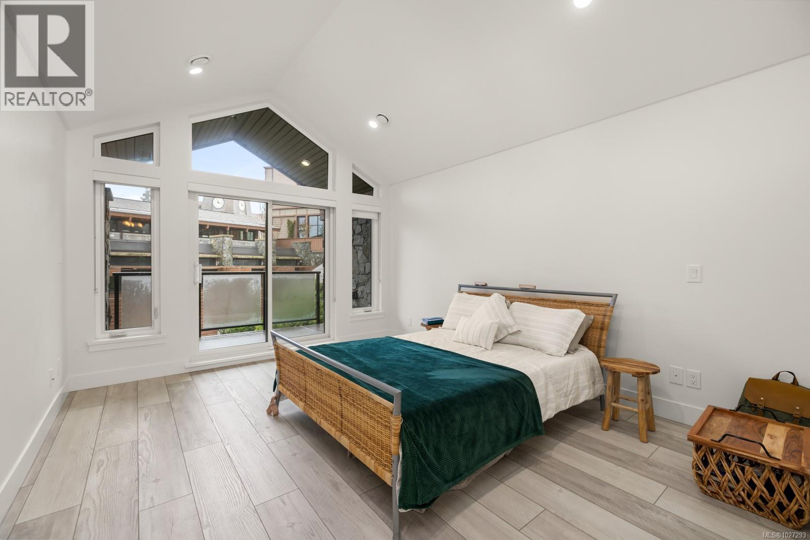 #201 2045 COUNTRY CLUB WAY - 15