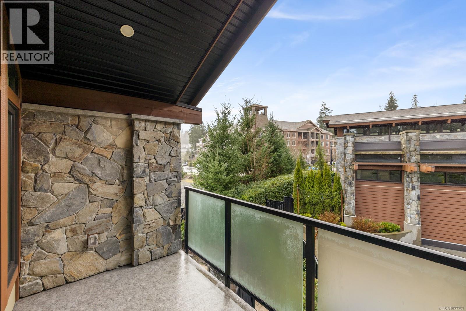 #201 2045 COUNTRY CLUB WAY - 16