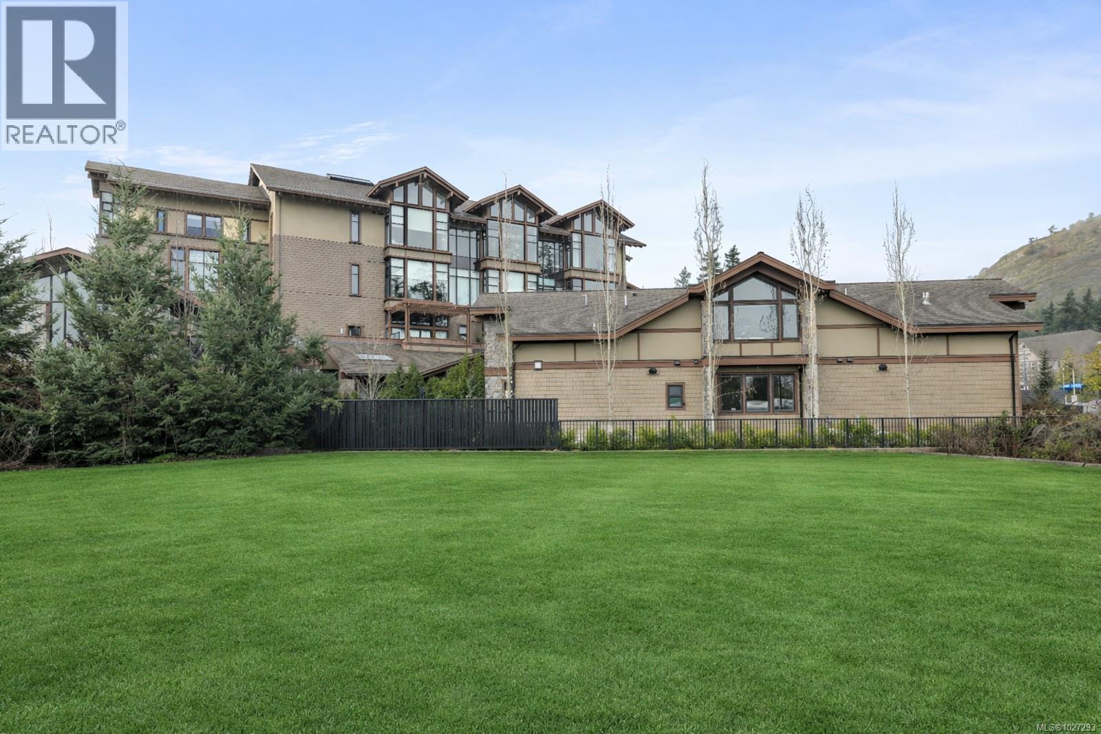 #201 2045 COUNTRY CLUB WAY - 35