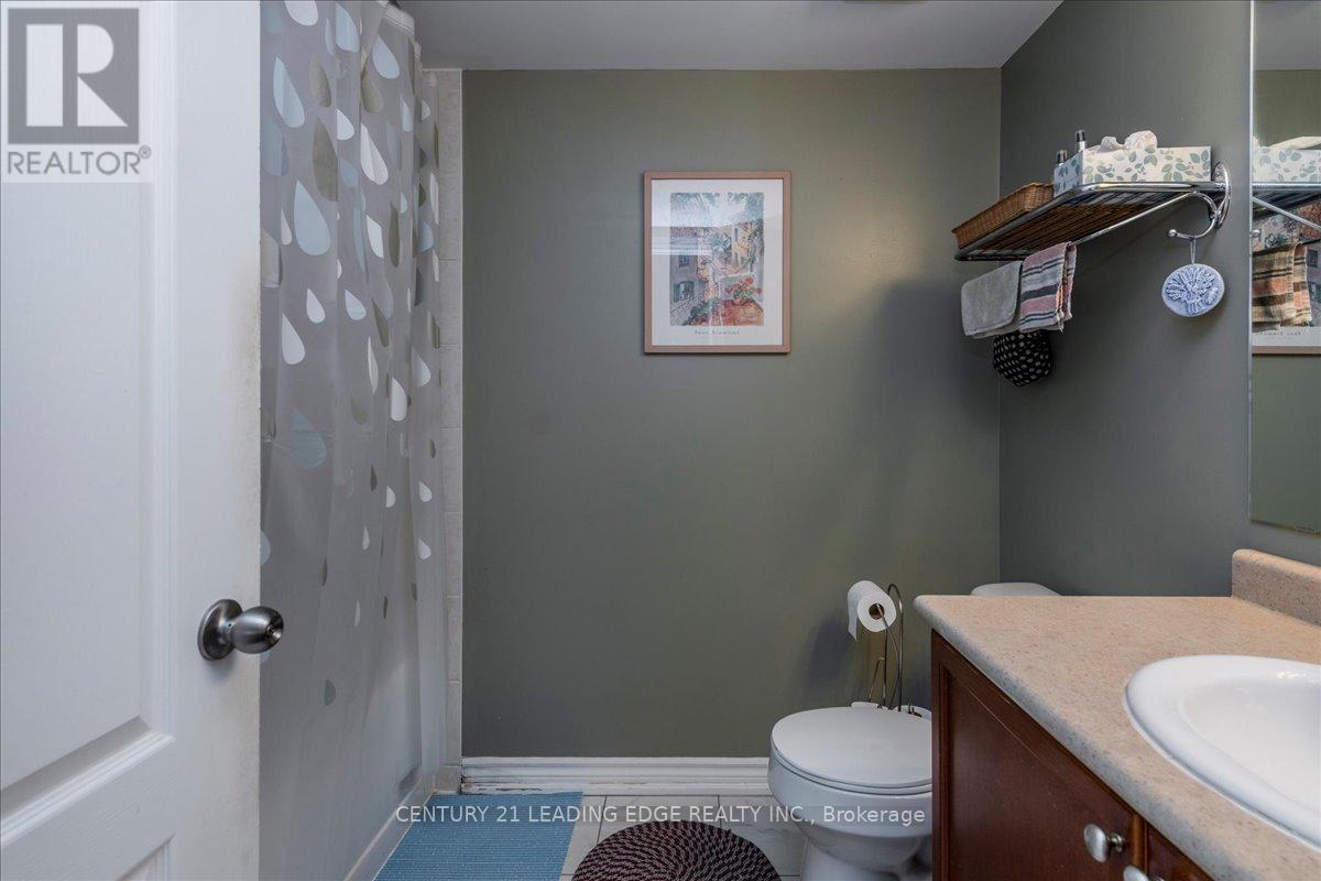 #20 43 COULTER STREET - 11