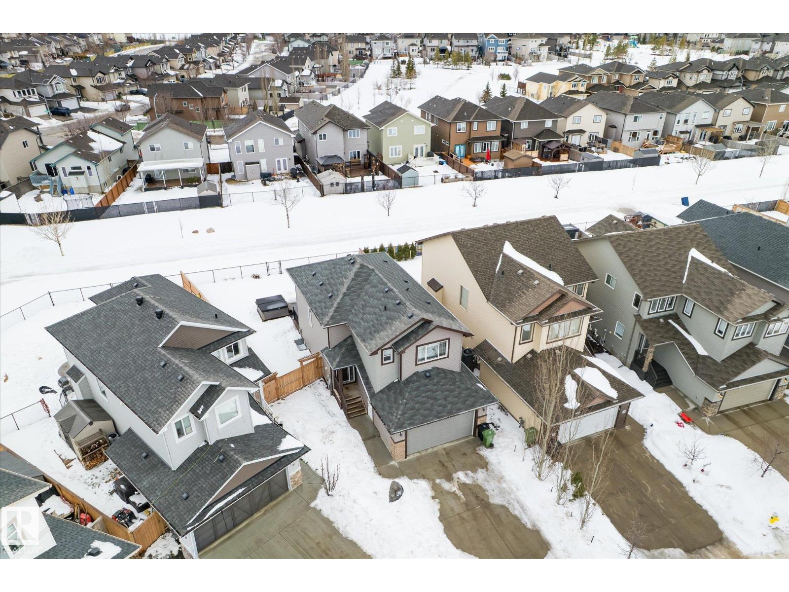 35 Elm ST - Photo 3 of 61, Fort Saskatchewan, Alberta