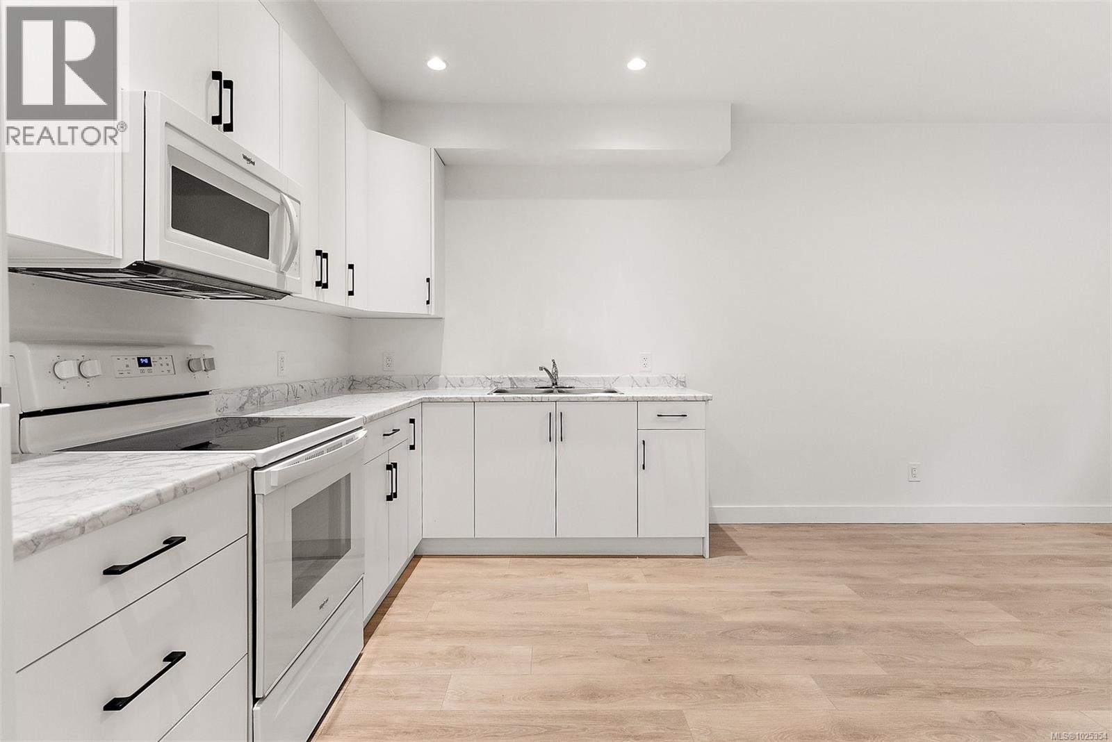  933 Blakeon Place, Langford