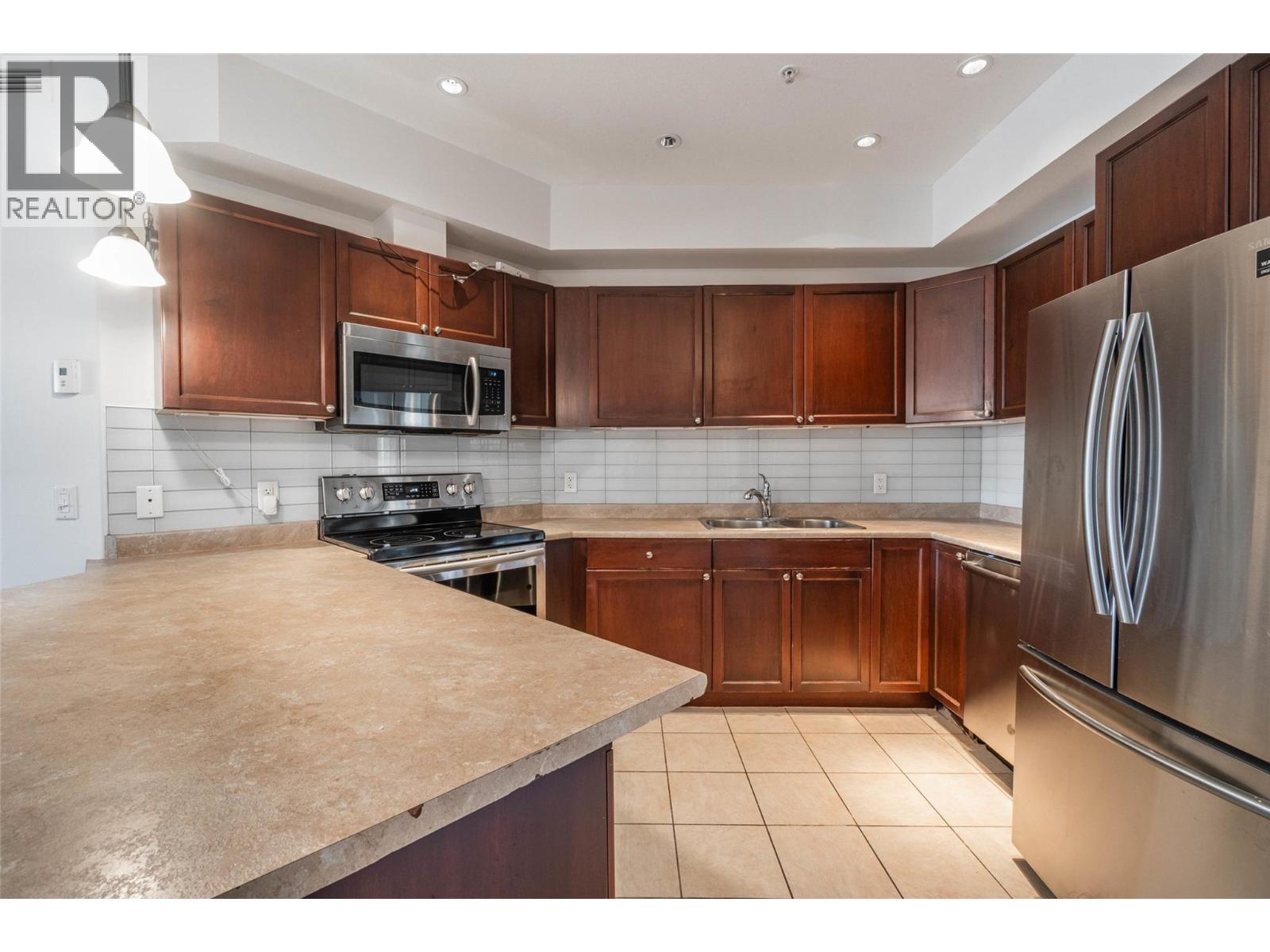 212C 921 SPILLWAY Road, Oliver